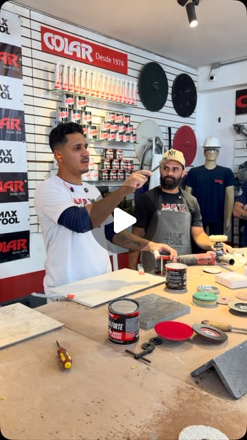 Almeida marmorista usando ferramenta Maxtool